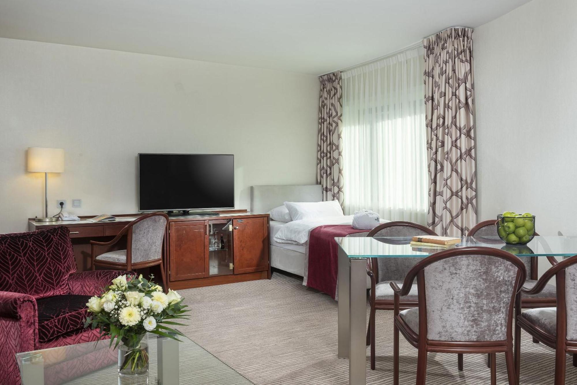 Maritim Hotel Bonn Room photo